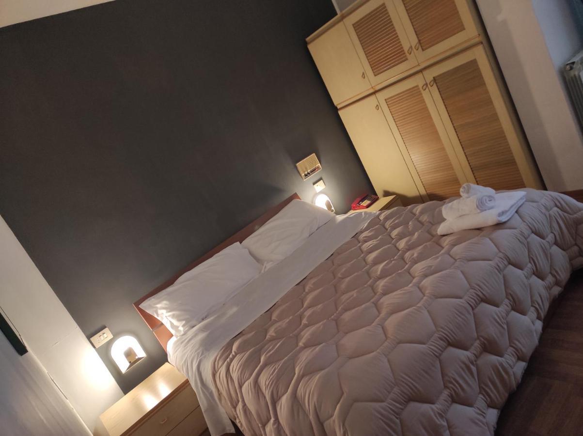 Hotel Centrale Κιούζι Δωμάτιο φωτογραφία
