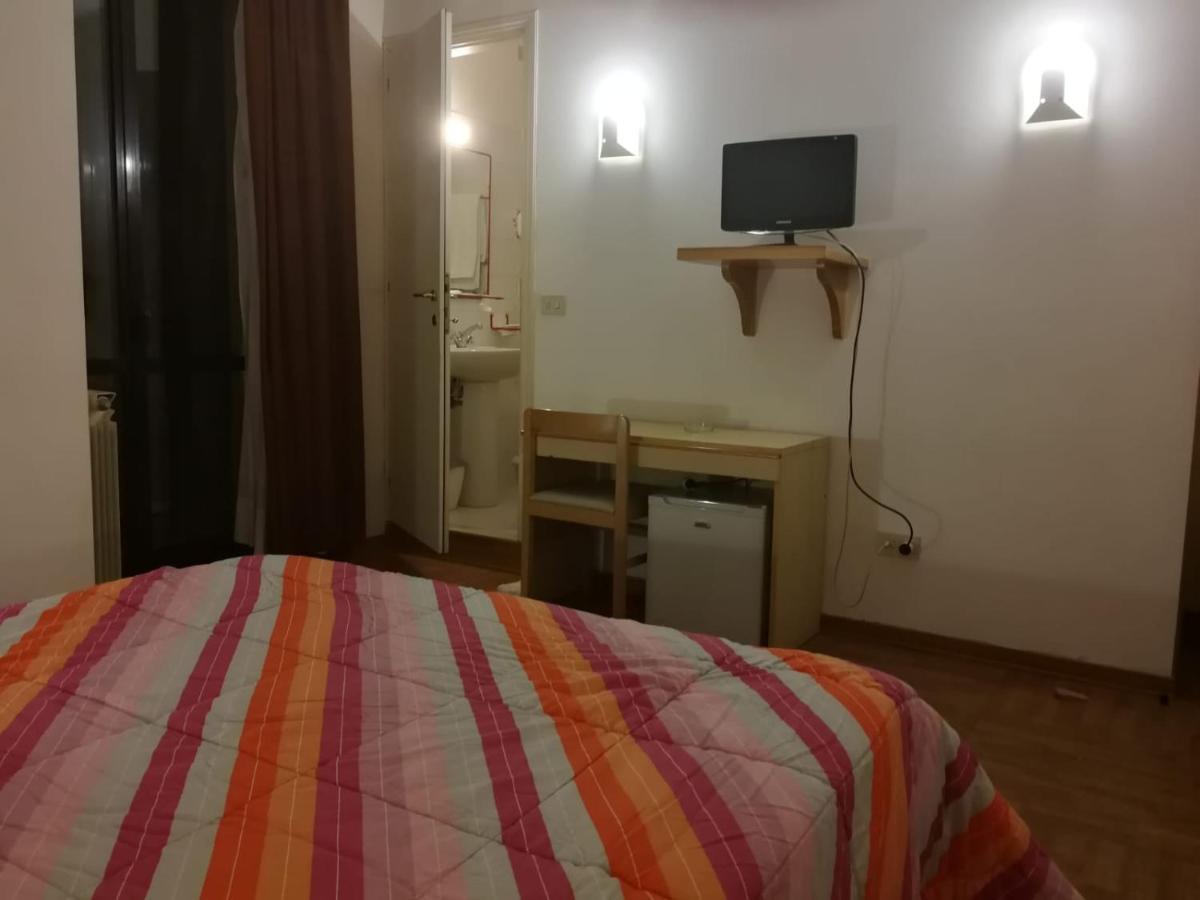 Hotel Centrale Κιούζι Εξωτερικό φωτογραφία