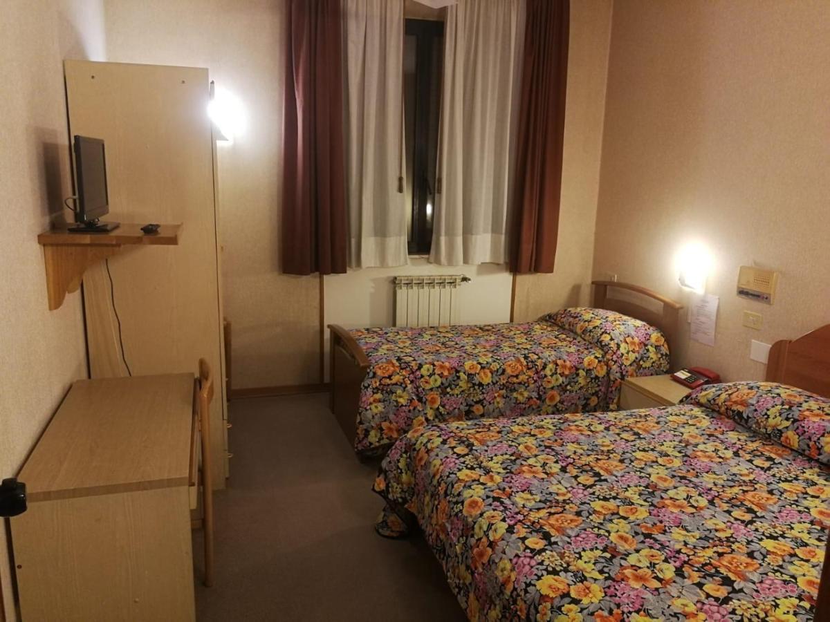 Hotel Centrale Κιούζι Εξωτερικό φωτογραφία